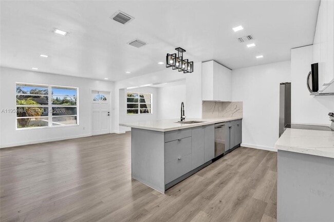 Photo - 7041 Raleigh St House