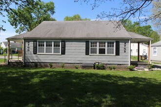Building Photo - 2702 Howell Terrace