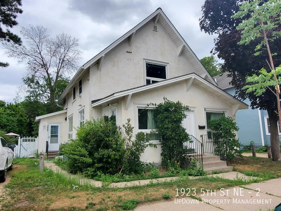 Foto principal - 1923 5th St NE