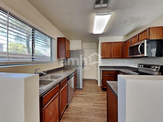 Foto del edificio - 9680 N 82nd Ln