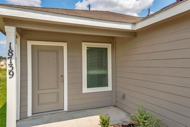 Foto del edificio - 18739 Barrichello Dr