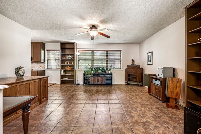 Building Photo - 2917 Mayberry Ln
