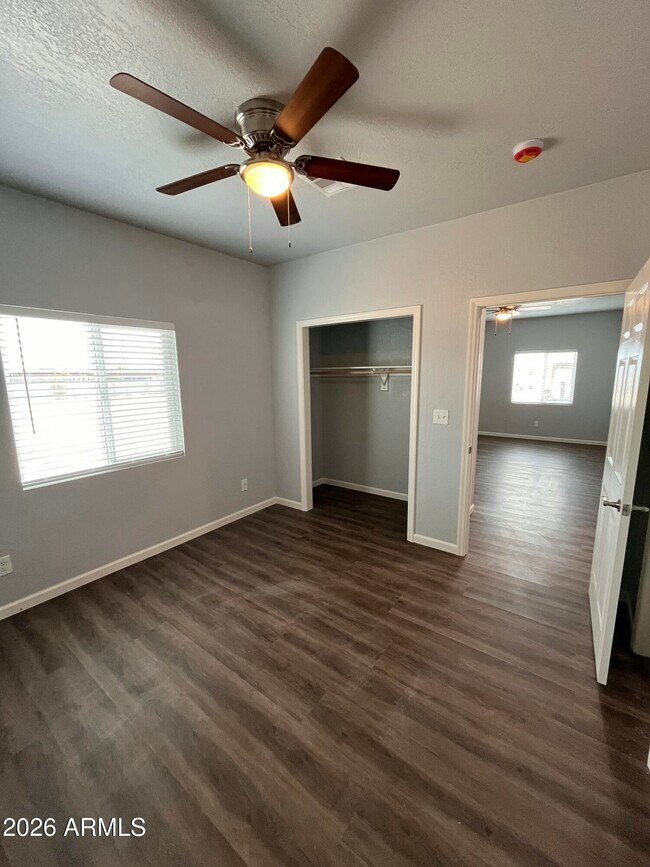 Foto del edificio - 713 W Adobe Dam Dr