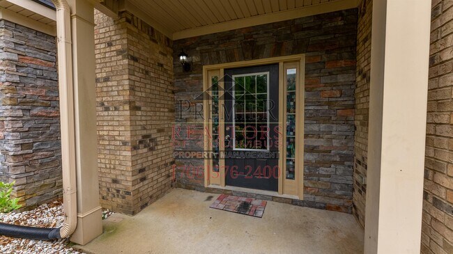Building Photo - 32 Riverside Dr