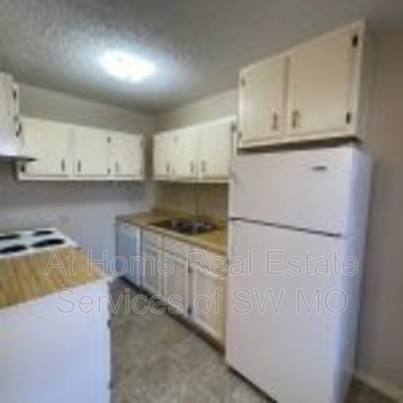 1636 N Benton Ave Unit A, Springfield, MO 65803 Condo for Rent in