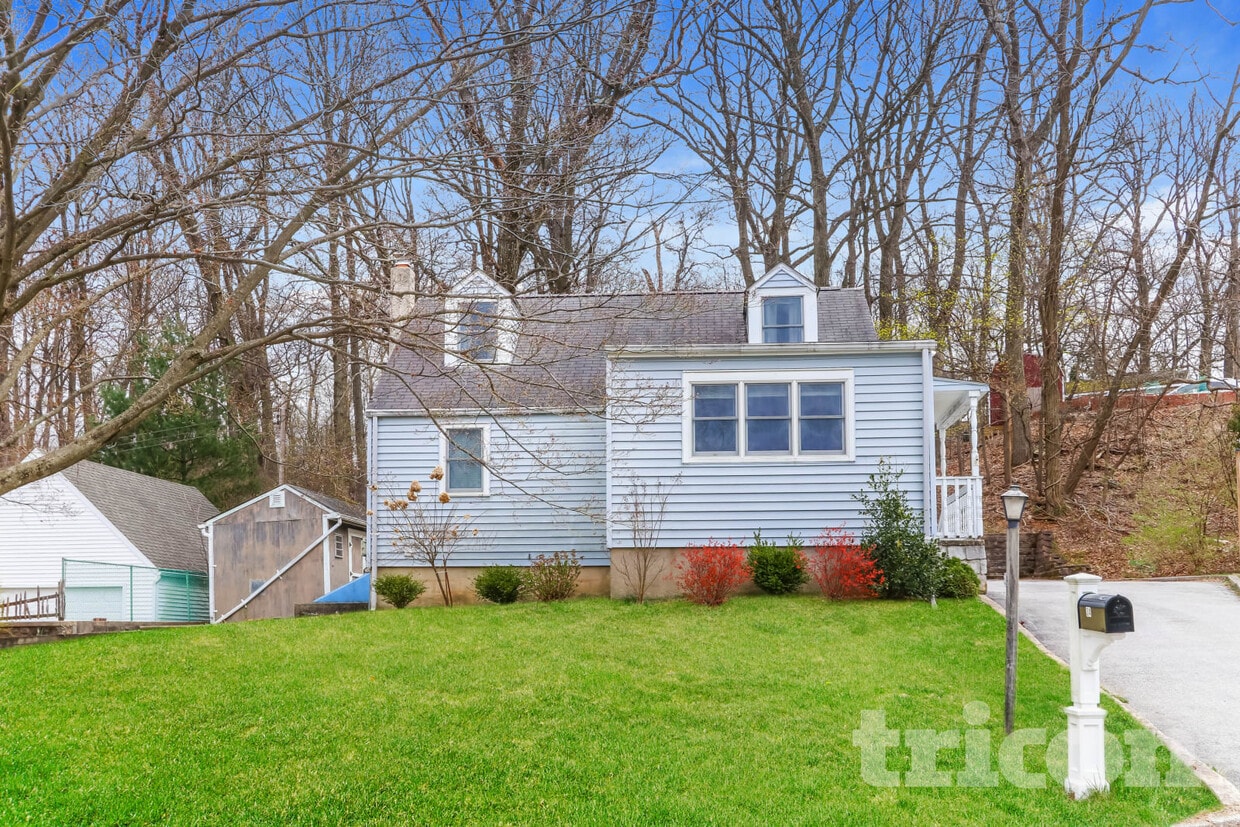 Primary Photo - 34 Fahnestock Rd