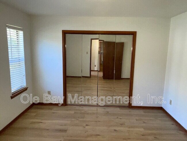 Foto del edificio - 4127 Springdale Rd