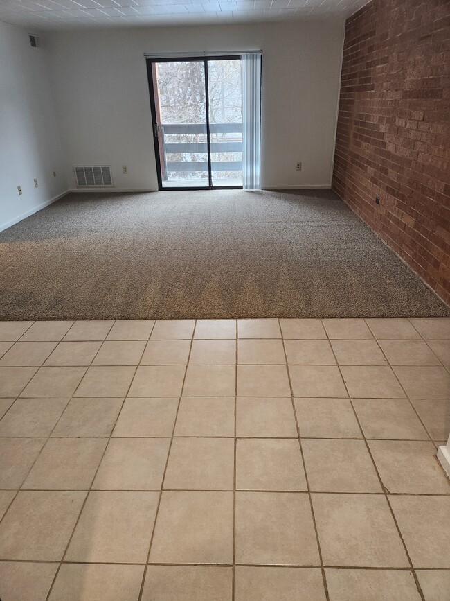 Building Photo - Pebble Creek