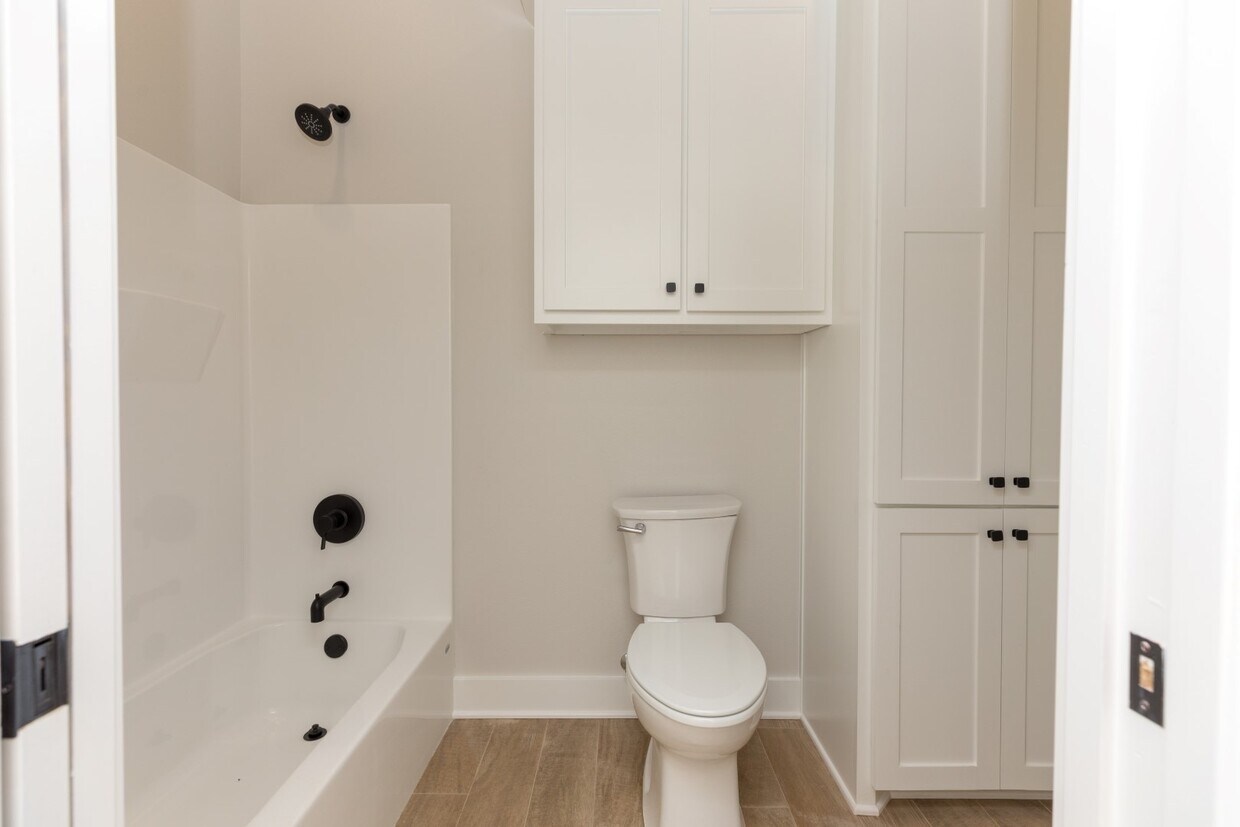 Foto principal - 16232 Tulare