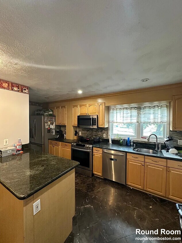 Primary Photo - 73 Almont St
