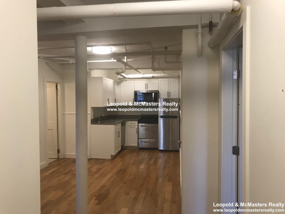 Foto principal - 1230 Commonwealth Ave