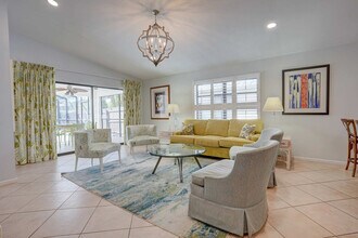 Building Photo - 669 107th Ave N