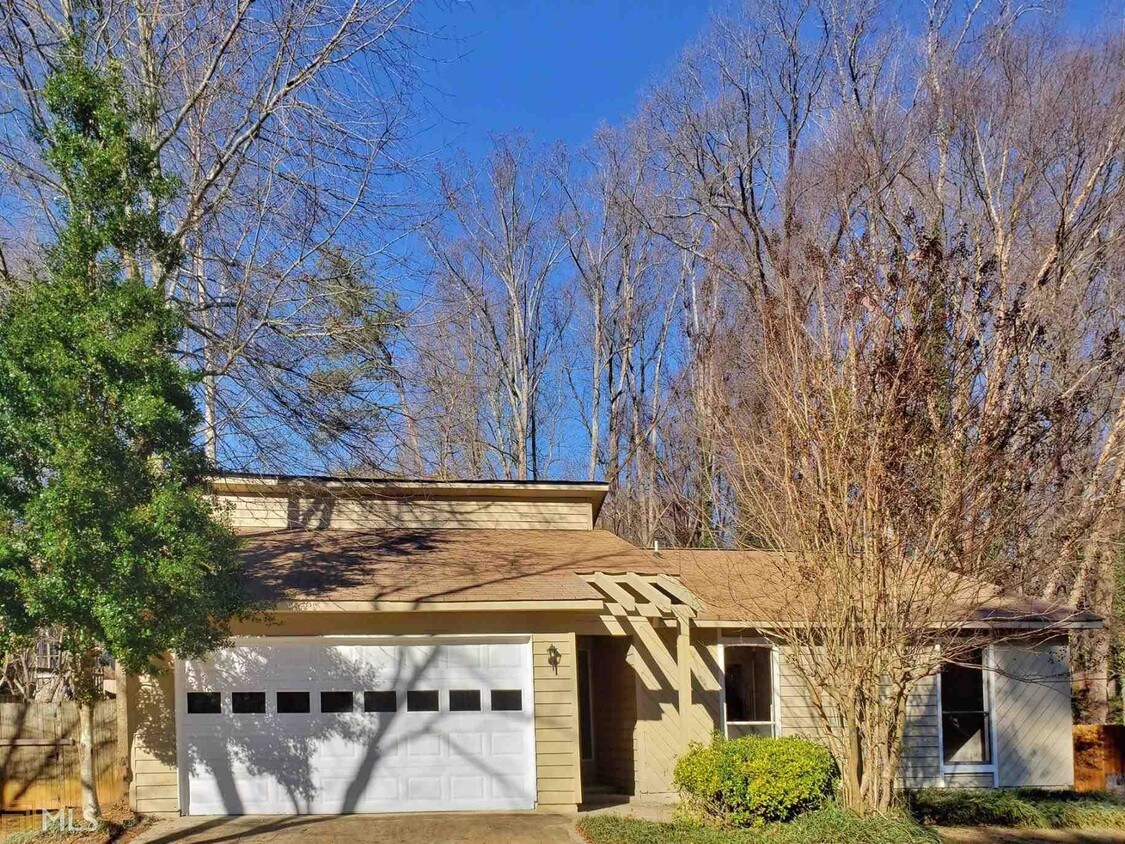 10000 Lake Forest Way, Roswell, GA 30076 House for Rent in Roswell