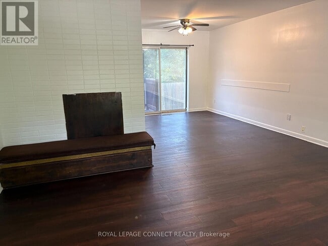 Photo du bâtiment - 4130 Lawrence Ave E