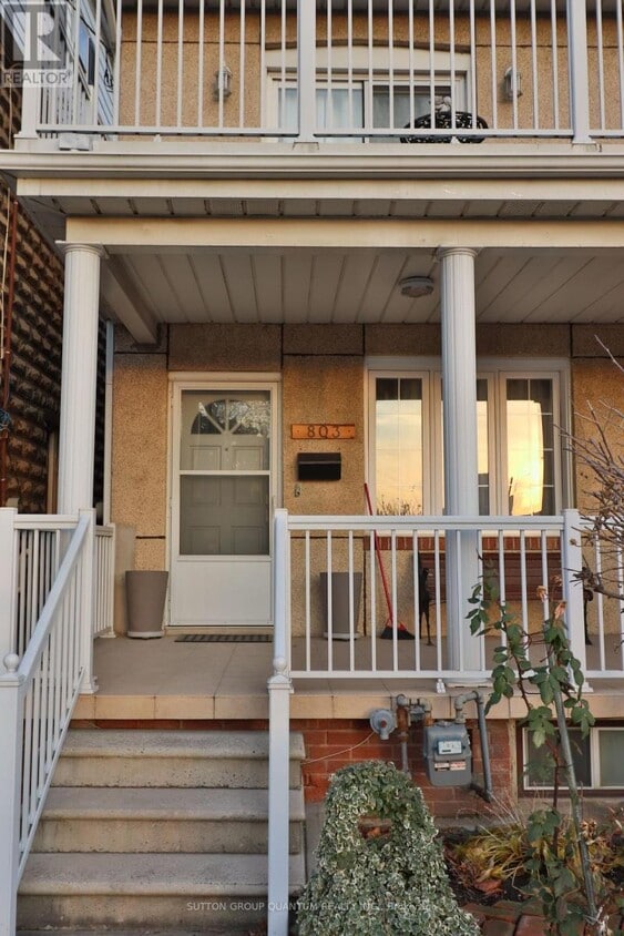 Photo principale - 803 Lansdowne Ave