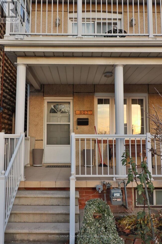 Building Photo - 803 Lansdowne Ave