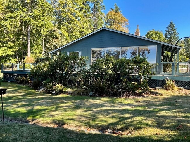 Building Photo - "The Bluff House on Admiralty Way"