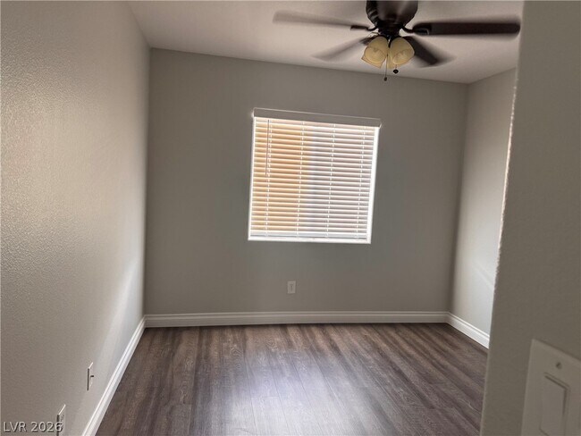 Foto del edificio - 8937 Austin Ridge Ave