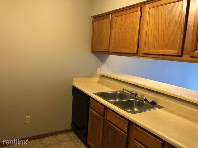 Foto del edificio - 2 br, 1 bath  - 1006 Oakcrest St Apt 209