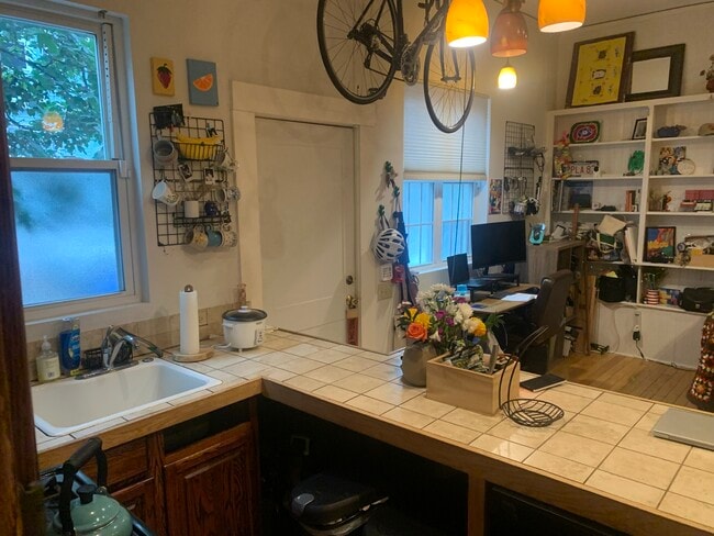 Building Photo - 91 Pleasant St