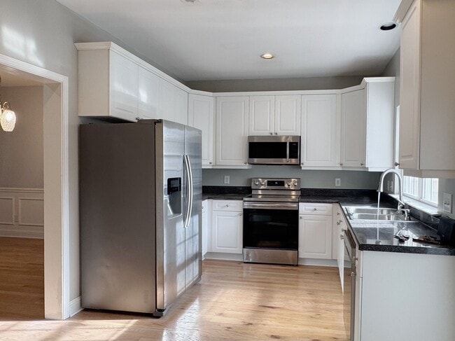 Building Photo - 4316 Summercrest Blvd