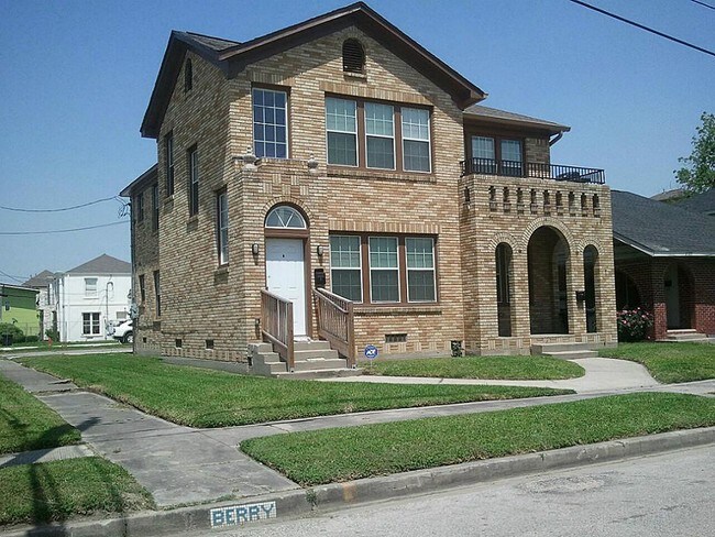 Building Photo - 2103 Berry St