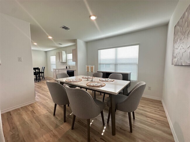 Foto del edificio - 11079 N Lake Mist Ln