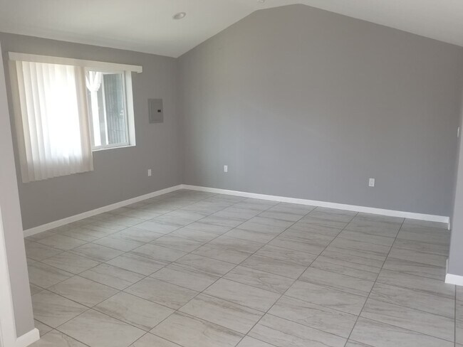 Foto del edificio - 7514 Garden Grove Ave