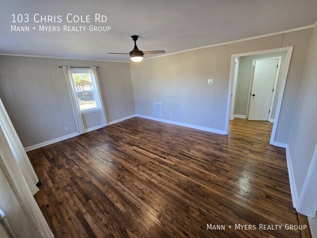 Foto del edificio - 103 Chris Cole Rd