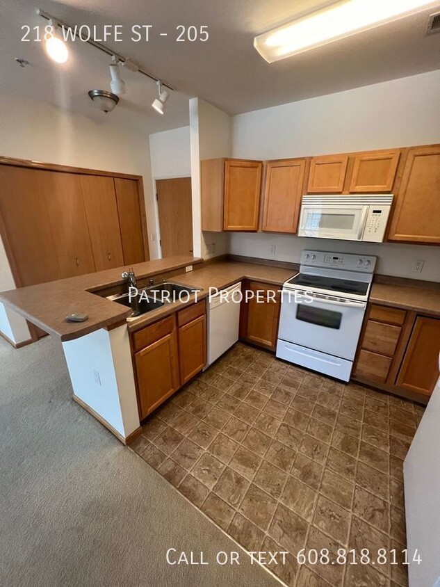 Foto principal - 1 BEDROOM/ 1 BATH APARTMENT IN OREGON, WI