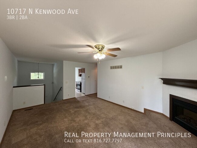 Building Photo - 10717 N Kenwood Ave
