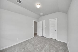 Building Photo - 12022 Maple Oak Dr