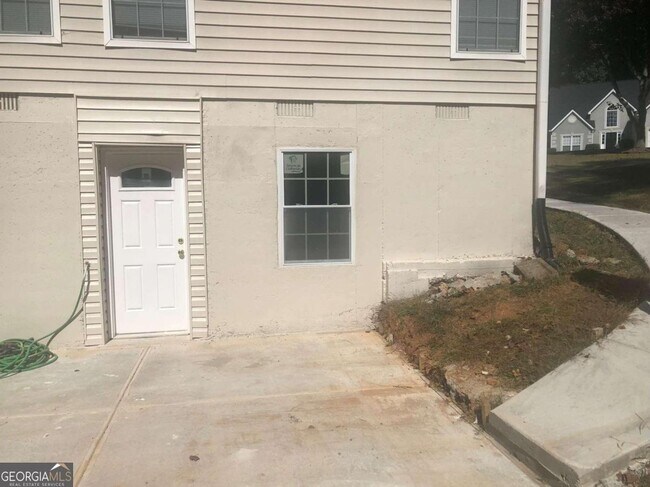 Building Photo - 705 Old Johnson Rd