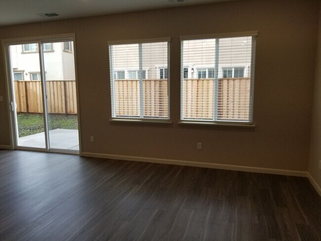 Foto del edificio - 5605 Kelsey Pl