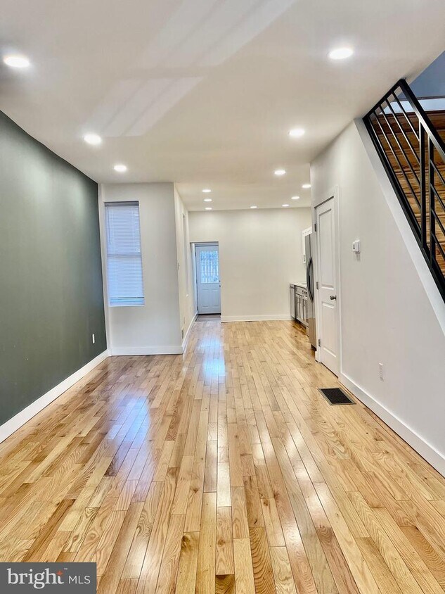 Foto del edificio - 5513 Pemberton St