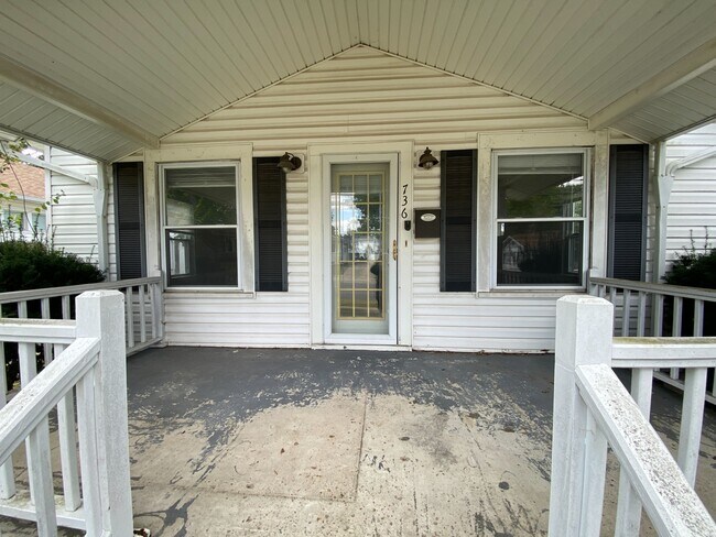 Foto del edificio - 736 Eastern Ave