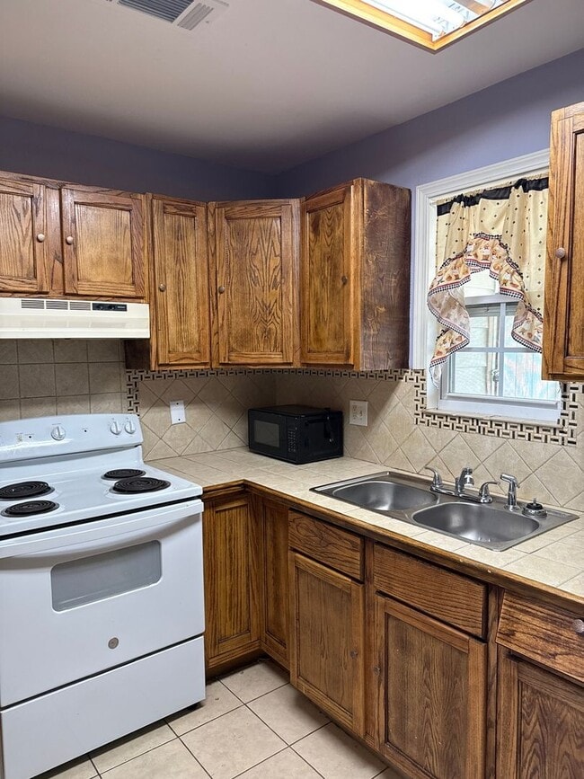 Foto del edificio - Charming 2BR Duplex in New Orleans