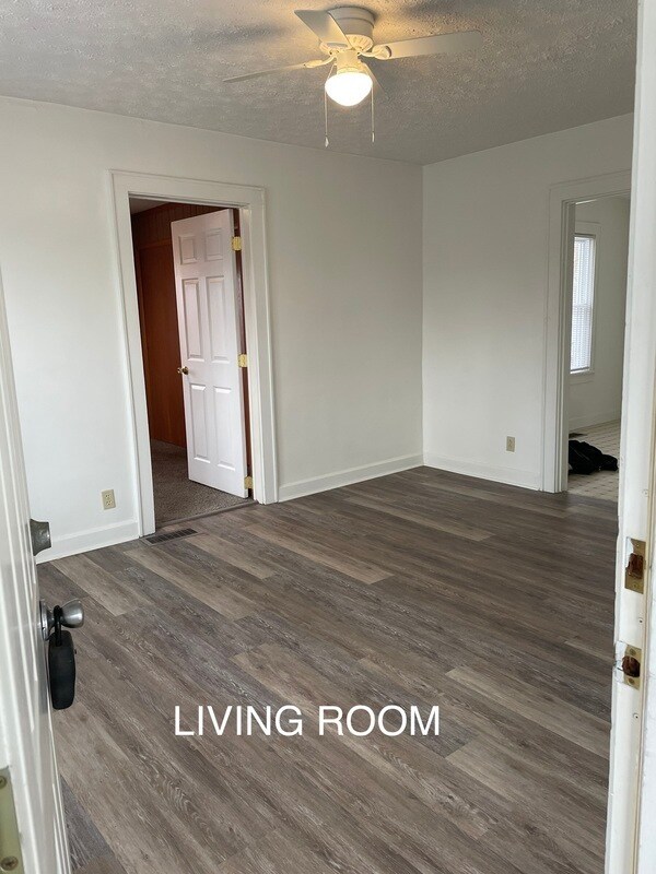 Foto del edificio - 220 W Willow St