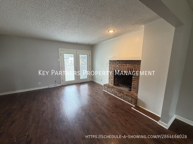 Building Photo - 138 E Nelson Cir