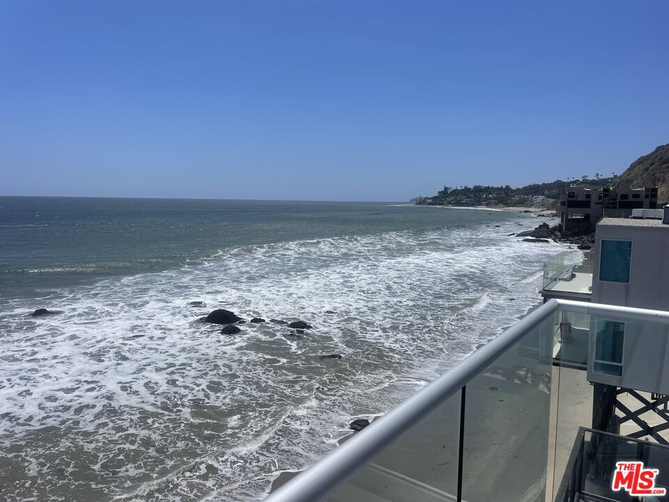 Foto principal - 26060 Pacific Coast Hwy