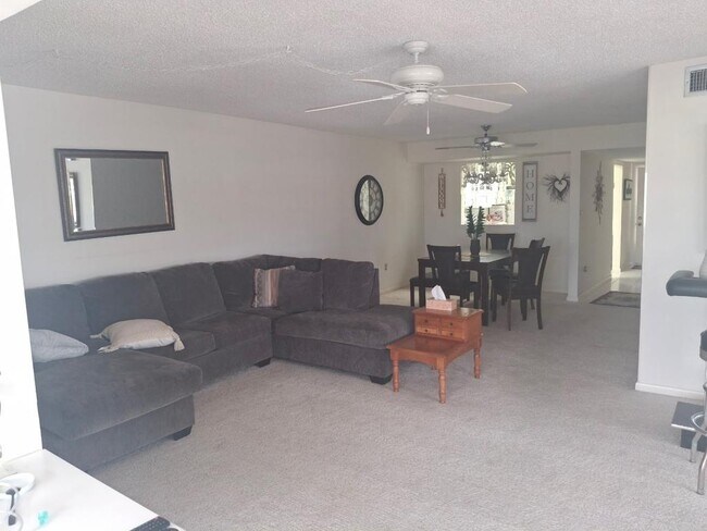 Foto del edificio - 4632 Marine Pkwy