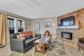 Building Photo - 903 Heiden Ct