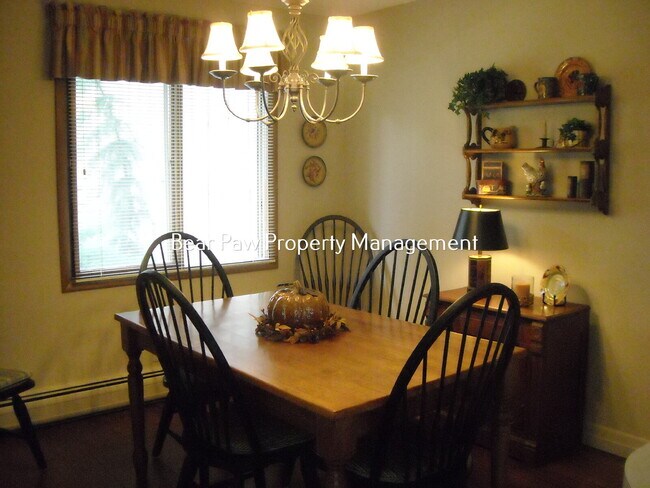 Building Photo - "Spacious 4-Bedroom Townhouse Retreat with 4 Full Baths in Scenic Evergreen!"