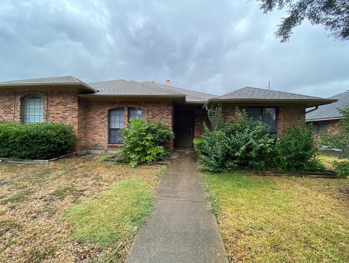 Primary Photo - 13110 Fall Manor Dr