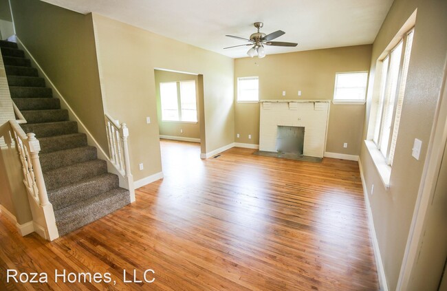 4 br, 2 bath House - 631 S Kickapoo photo'