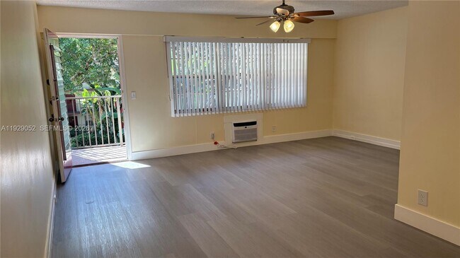 Foto del edificio - 200 SW 132nd Way