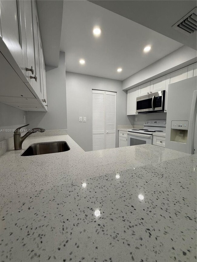 Building Photo - 11790 SW 18th St