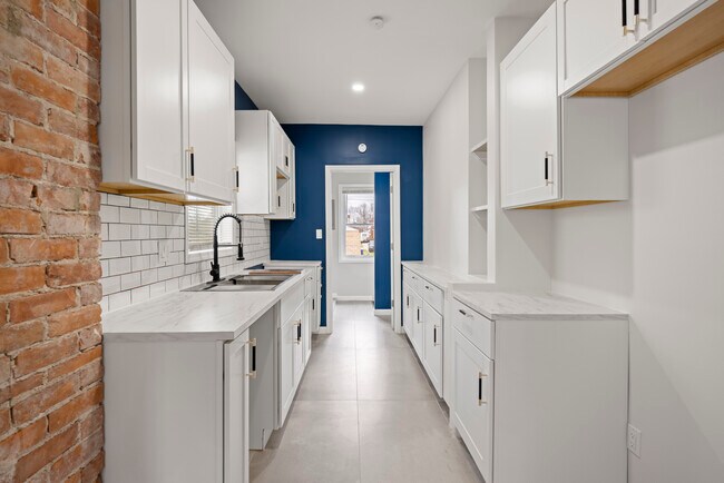 Building Photo - Marston