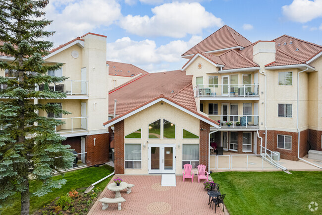 Building Photo - Dana Village