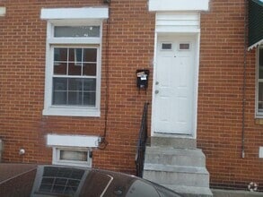 Building Photo - 917 N Streeper St